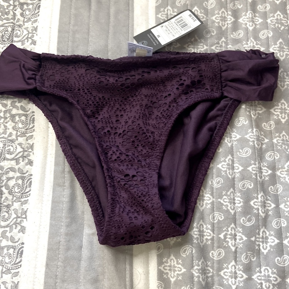 MOSSIMO DARK PLUM PURPLE MEDIUM SWIM BOTTOMS NEVER BEEN WIRN W TAGS